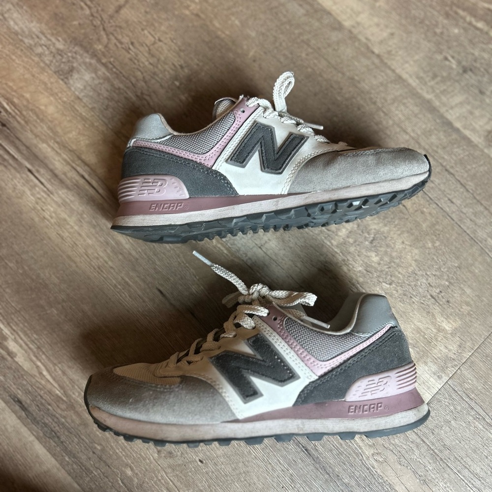 New Balance Women’s Size 7 Running Shoes